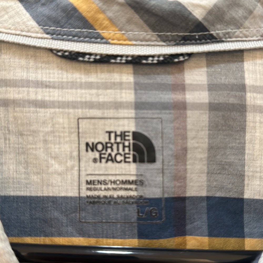 North Face button down - Picture 3 of 3